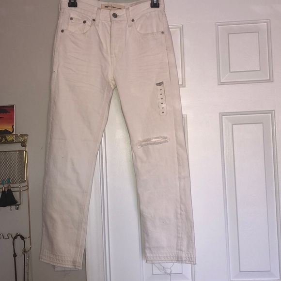 GAP Denim - High waisted distressed jeans 🖤